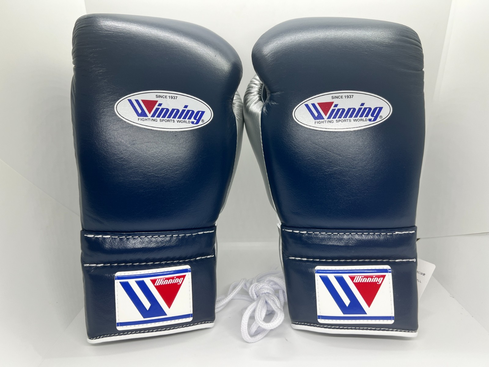 Winning Boxing Gloves CO-MS-400 12oz Navy Silver