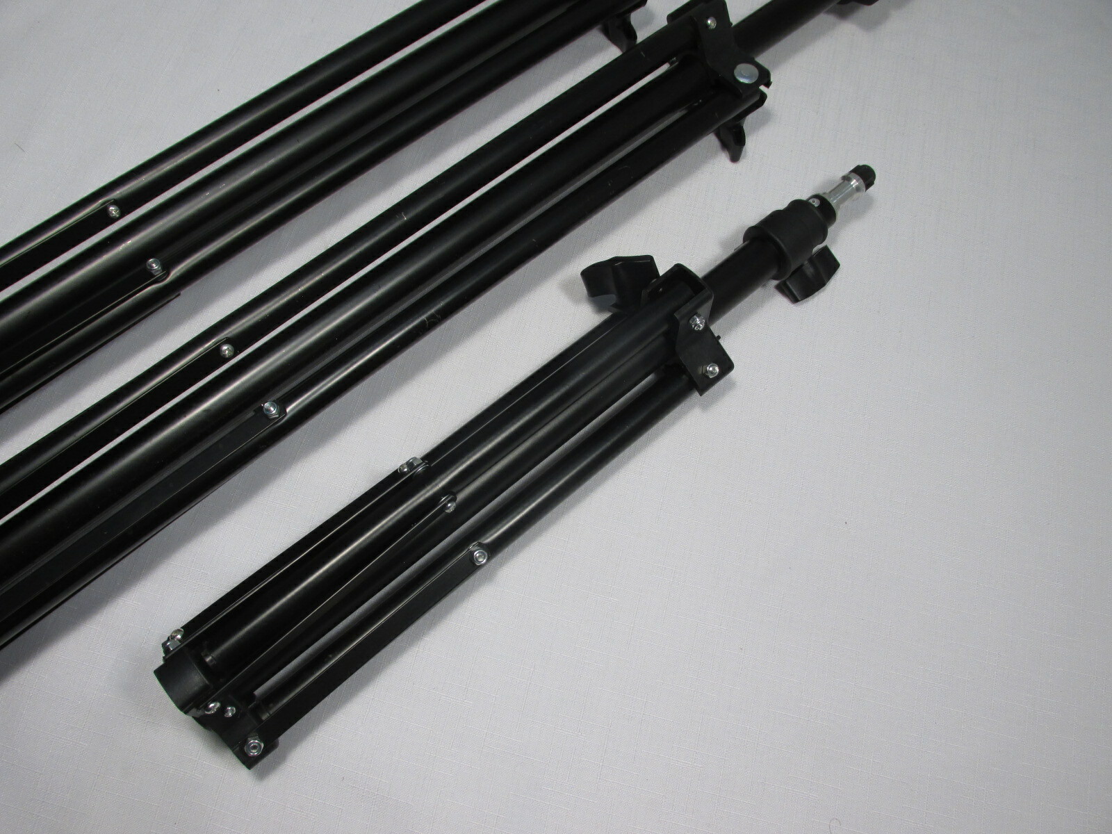 LS Pro Photo Studio Photographic Lighting Accessories 3 Stands 2 Umbrellas More