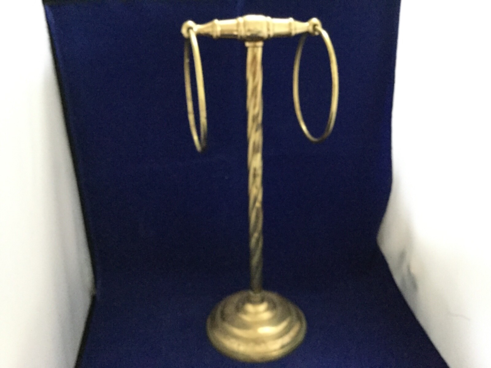 Brass art ware towel rack, weighs 6 lbs.