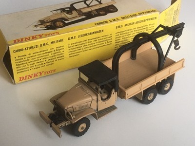DINKY TOYS Camion militaire gmc citerne version siége non percé x