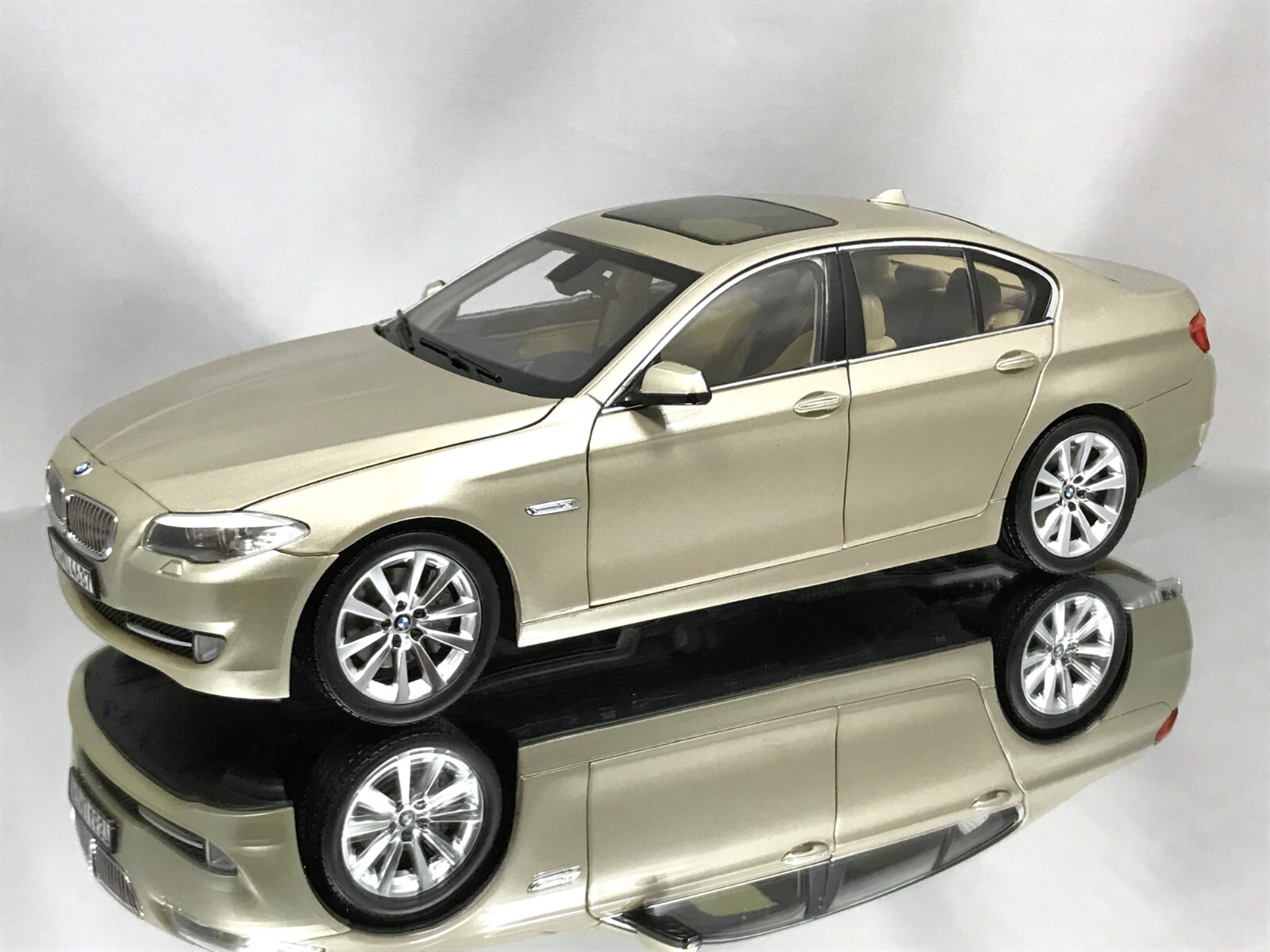 GT Autos Welly GTA BMW 535i (F10) 5 Series Gold Diecast