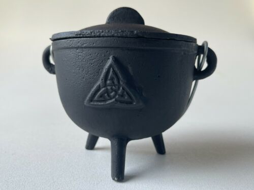Triquetra Cast Iron Cauldron w/lid 4.25" Diameter, Perfect for Smudging & Ritual