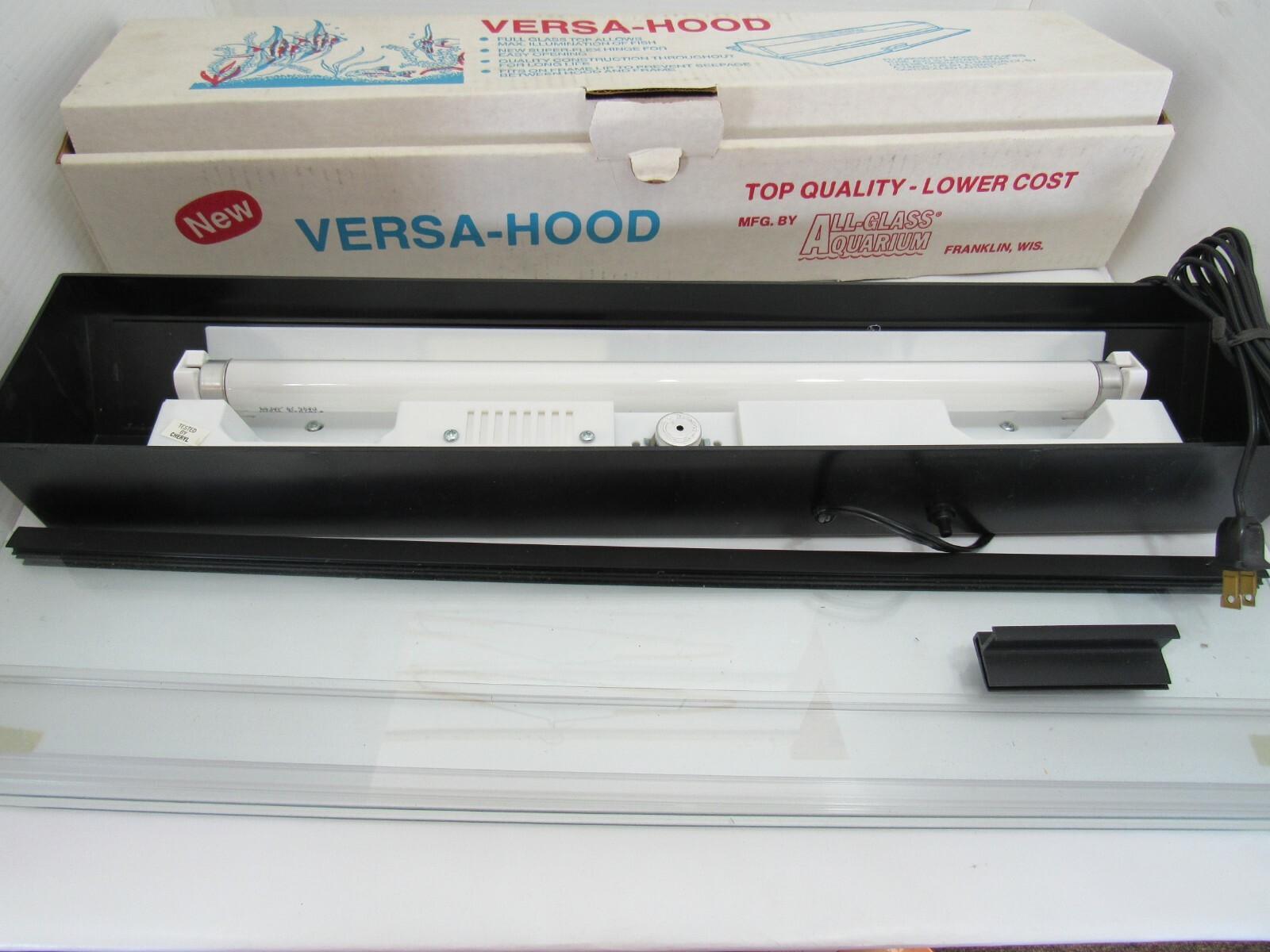 Versa-Hood Fluorescent Deluxe Full Hoods, 24-Inch NEVER USED Aquarium Light Hood