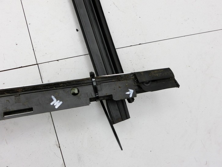 Citroen DS4 NX 11-15 Leiste Chrom für feste Seitenscheibe Links Hinten Citroen DS4 NX 11-15 20.05.2011 gebraucht Vorschau 5