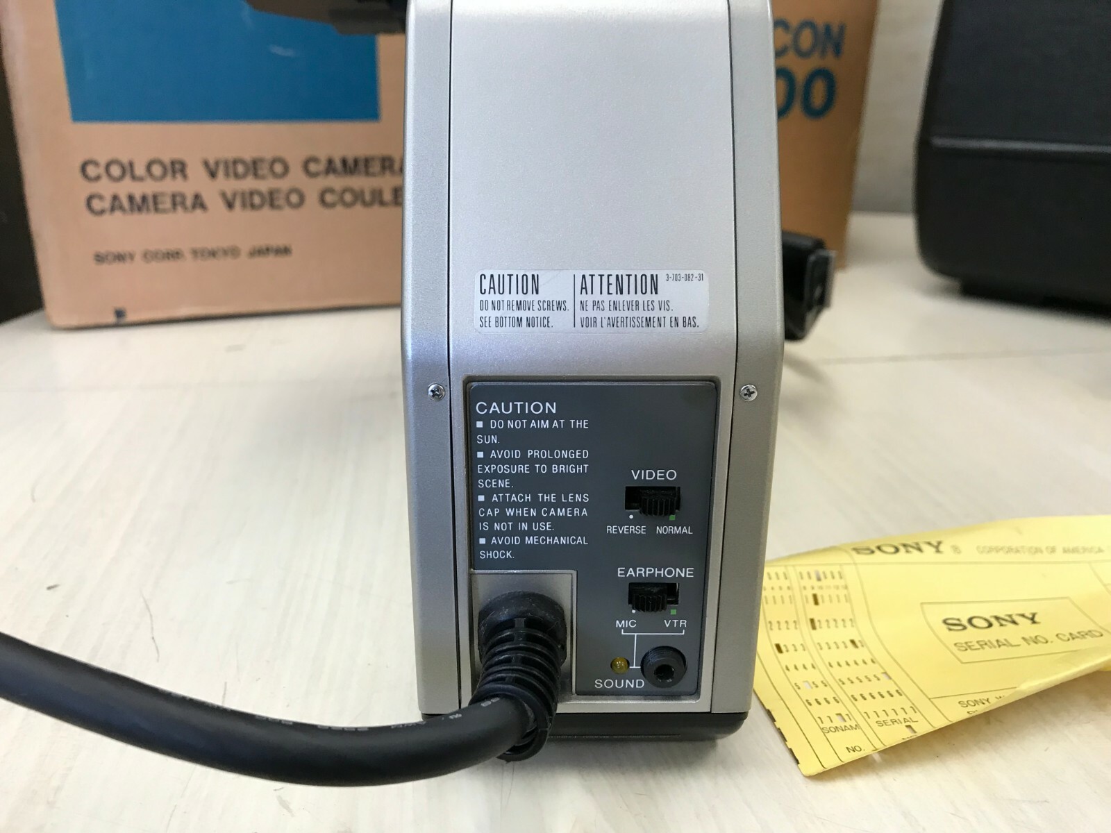 Sony Trinicon HVC-2400 Professional Colour Camcorder W/ Box, Case, ECM-Z300 Mic