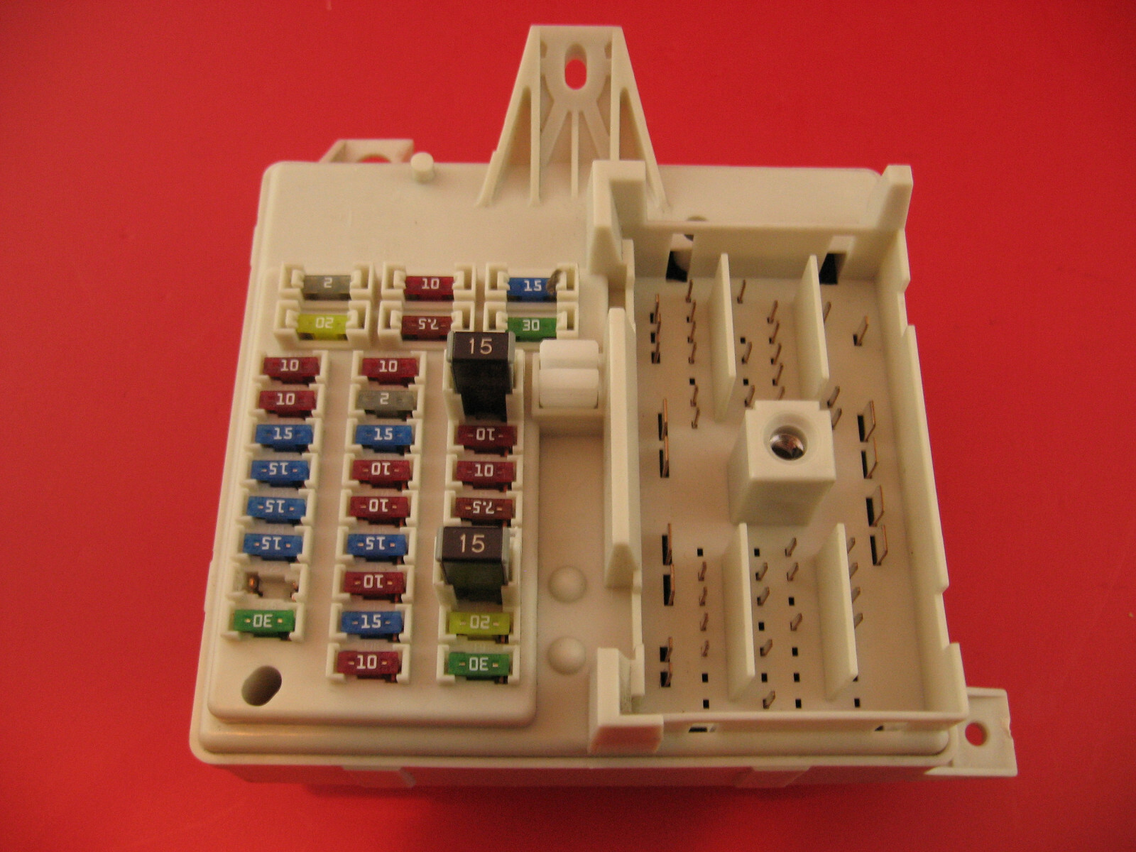 Cadillac CTS Fuse Block Box Assembly 2010 with fuses