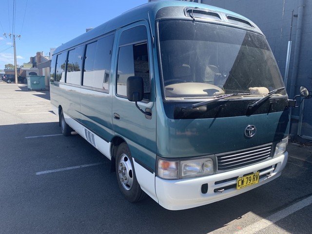 Микроавтобус toyota coaster