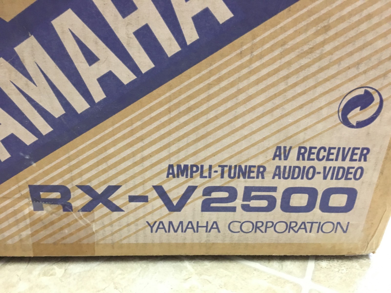 Yamaha RX V2500 7.1 Channel 130 Watt Receiver
