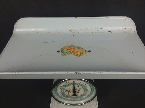 Antique hanson nursery scale. Model #3025 works. Made in Chicago USA