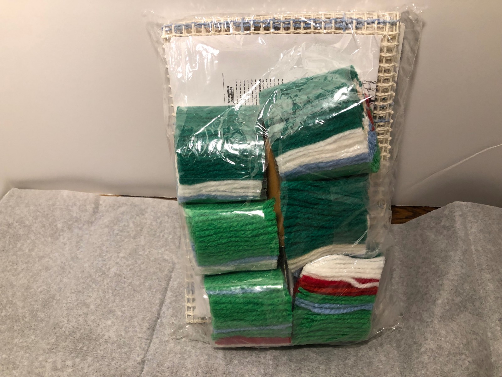 Graph N Latch Rug Kit Santa Face 13x13 Christmas M.C.G Textiles USA