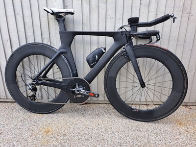 Carbon fibre triathlon/ time trial bike