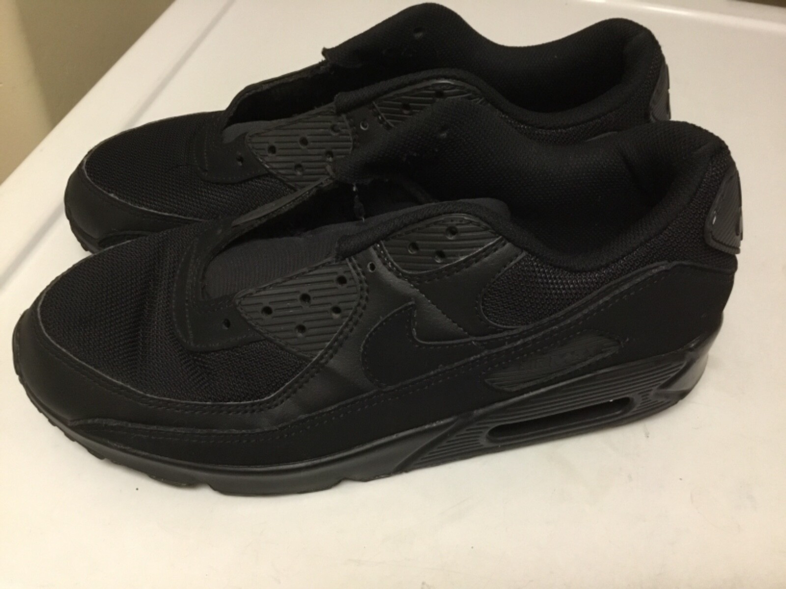 Nike Air Max 90 Triple Black CN8490003 Mens Size 10 preowned
