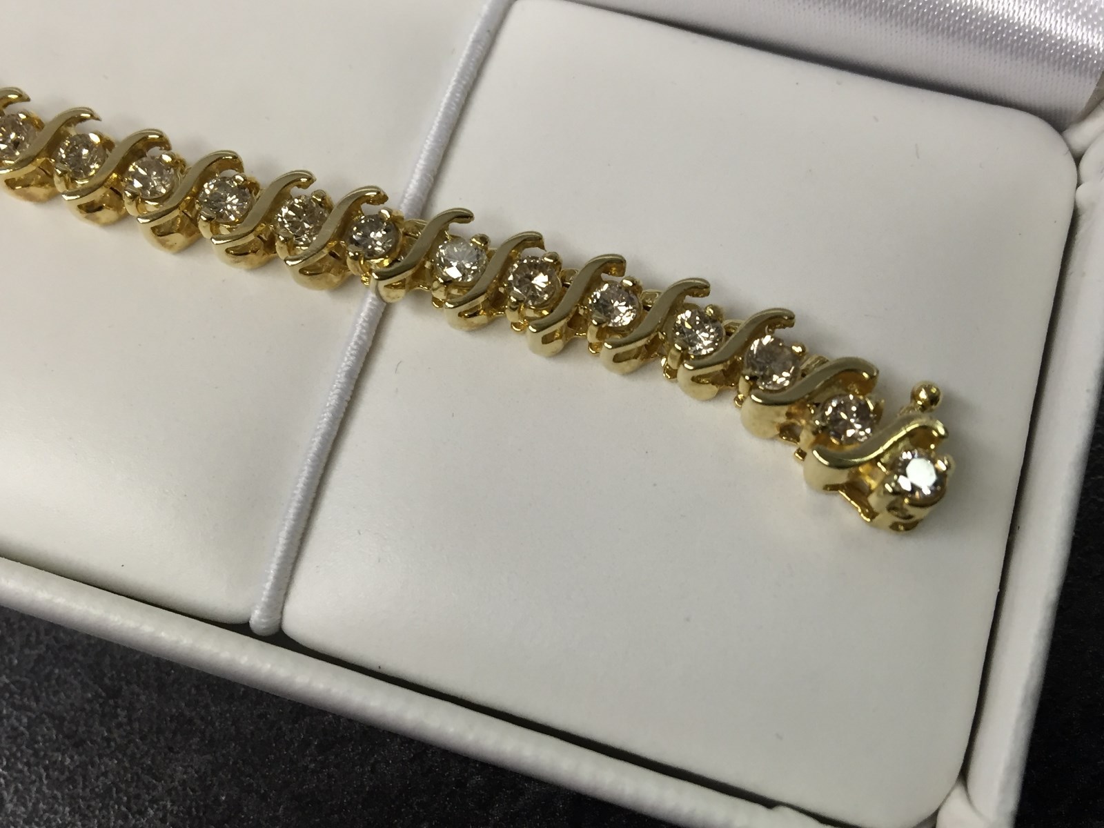 14 KT GOLD 4.0 CARATS NATURAL DIAMONDS TDW W/BOX 7 INCHES 18.3 GRAMS BEAUTIFUL!