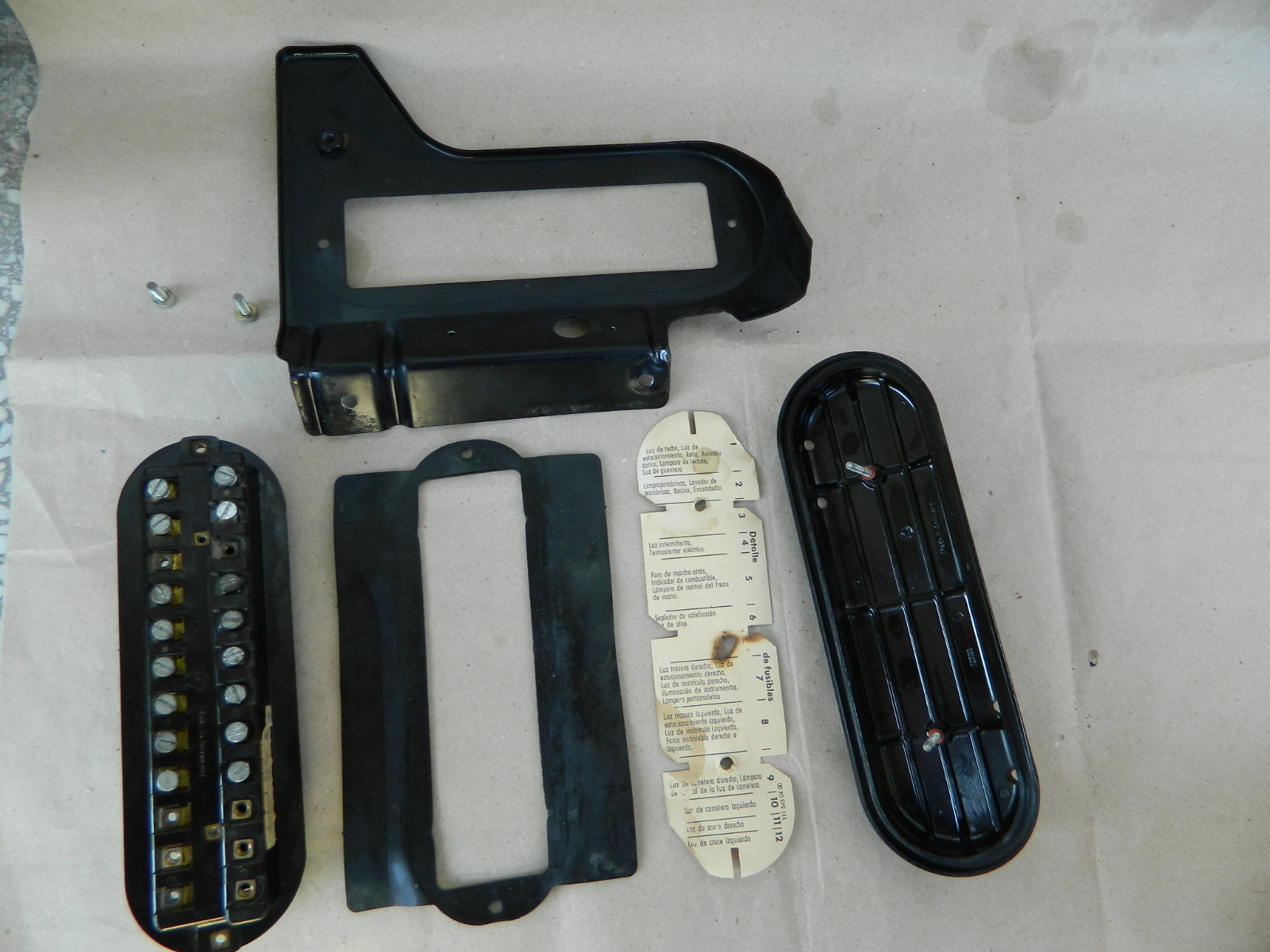 F*Z様 【ケース付・未開封】 マジョレット MERCEDES 280 SE｜メ 1965-1972 Mercedes-Benz W108 280SE Fuse Box Panel with Cover