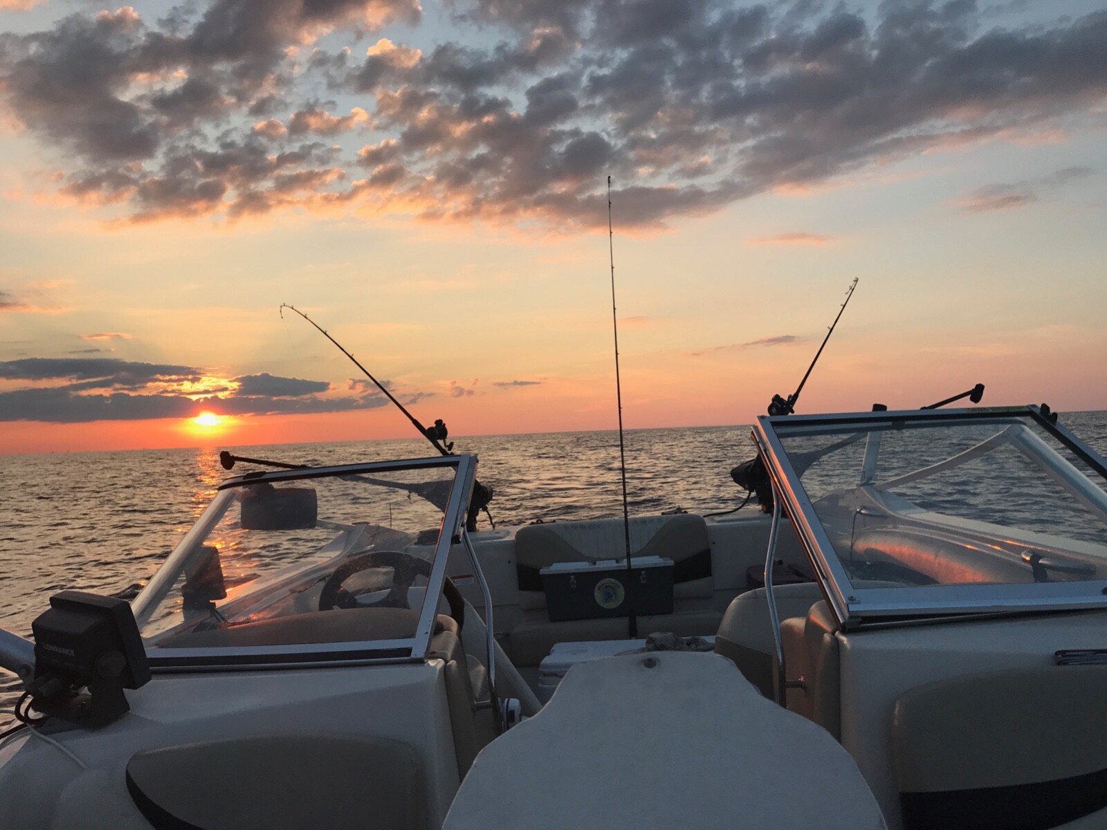 Fully equipped for Great Lakes fishing 21'Glastron boat and 2006 Chevy Avalanche