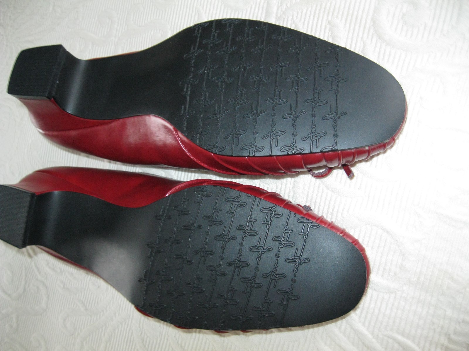 Soft Styles Sherleen Dark Red Low-Heeled Pleated Pumps Size 9M NWOB