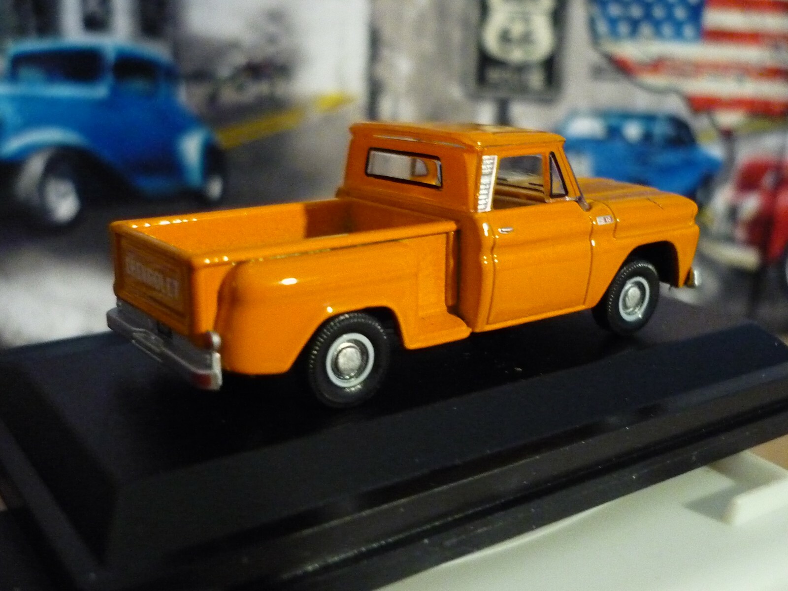 Oxford 1965 CHEVROLET STEPSIDE PICKUP Orange 1/87 HO die-cast  lot O NEW in BOX