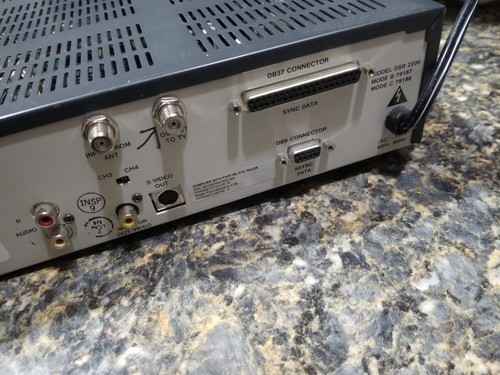 GENERAL INSTRUMENTS DSR-2200 DIGICIPHER SATELLITE RECEIVER