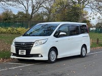2015 Toyota Noah 1.8 Hybrid Automatic 7 Seater . CHEAP on Fuel MPV Hybrid Electr
