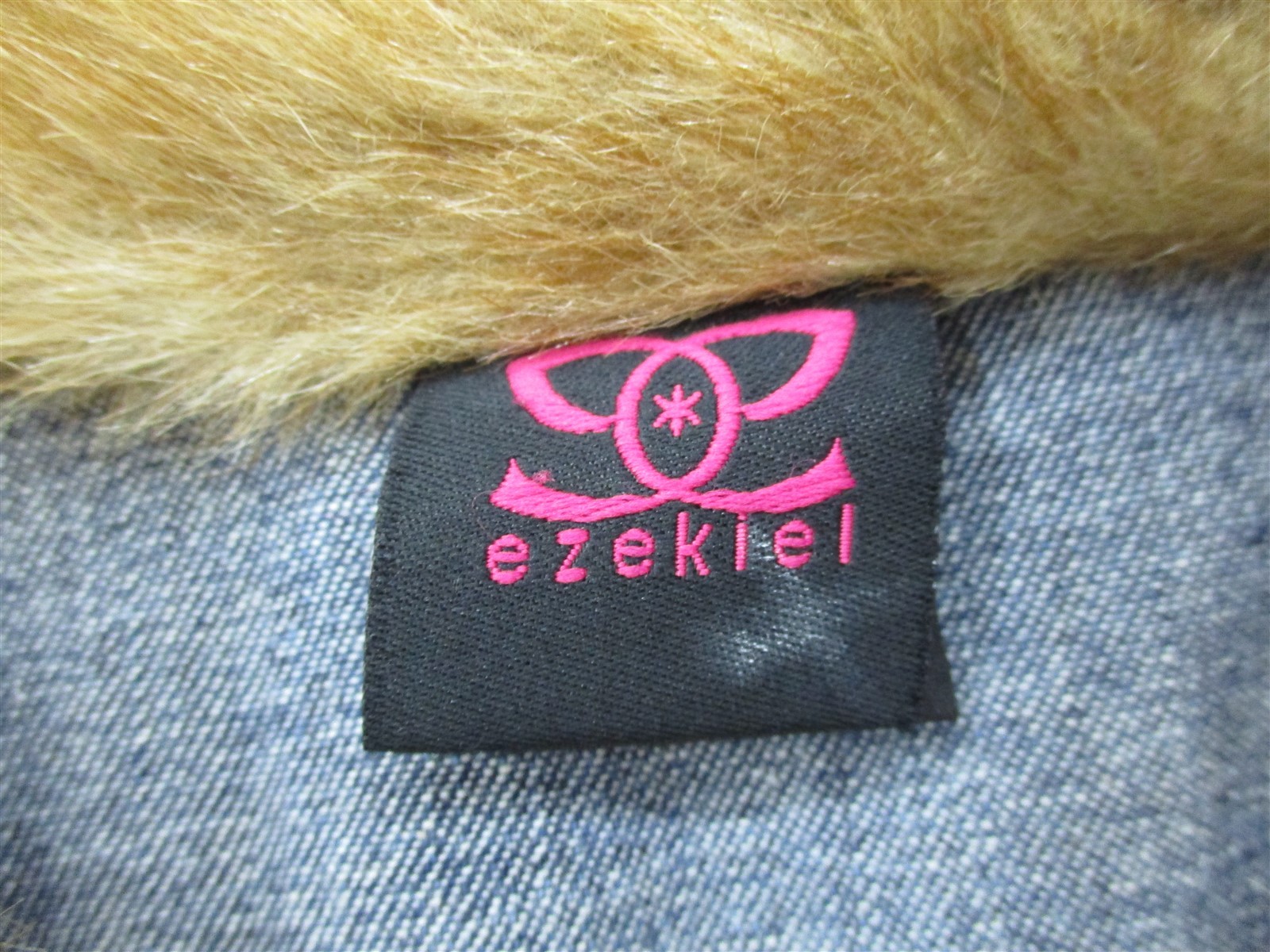 EZEKIEL K2764 Youth Girl's Size S Button Front Faux Fur Dark Wash Jean Jacket