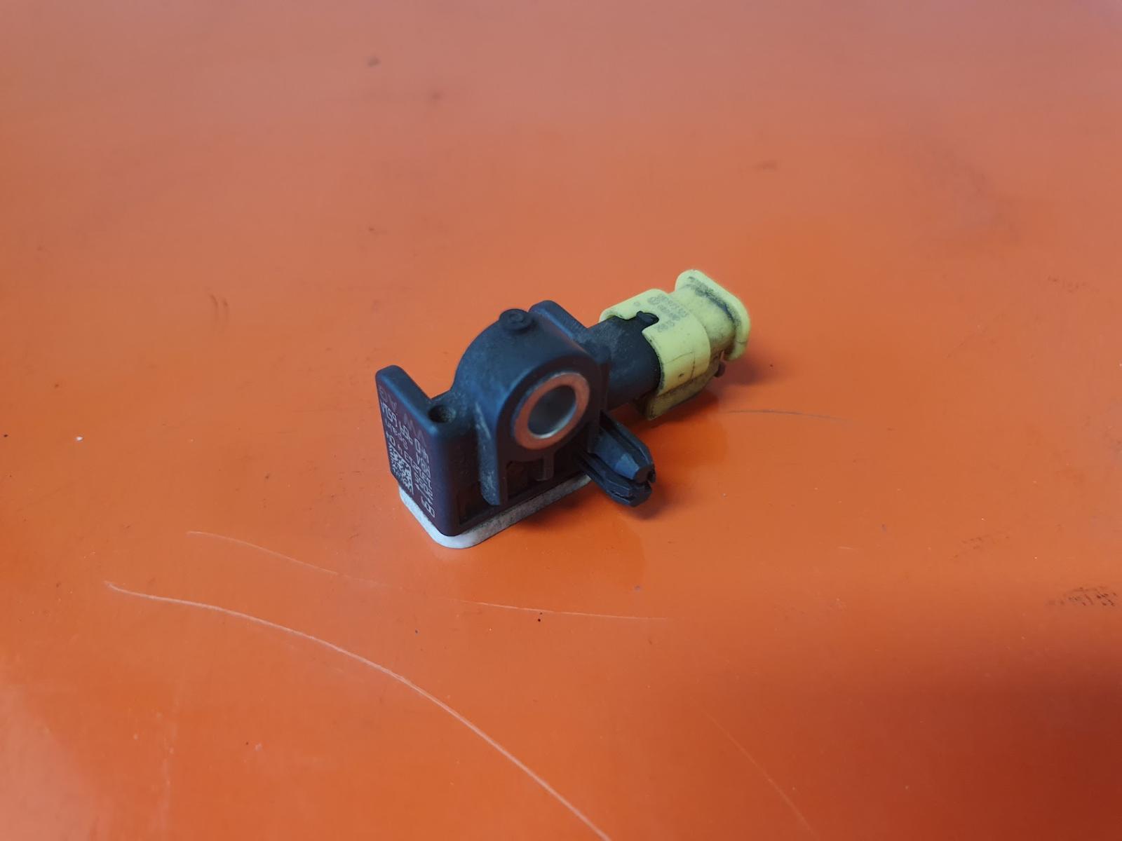 2014 Audi A1 8X  IMPACT SENSOR 4H0959651A 12/10-10/18 image 4
