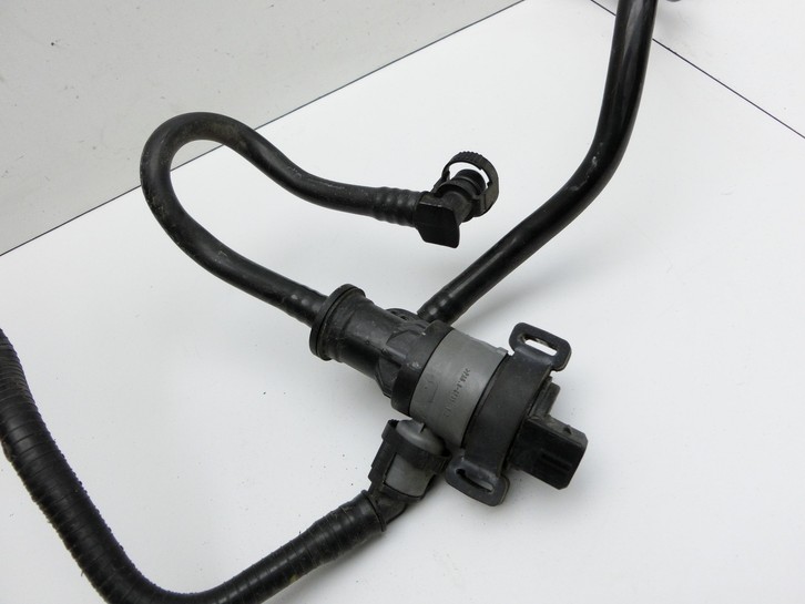 BMW 428i F36 14-17 2,0 180KW Tankentlüftungsventil Ventil BMW 428i F36 14-17 02.06.2016 7636145 13907636145... Vorschau 3