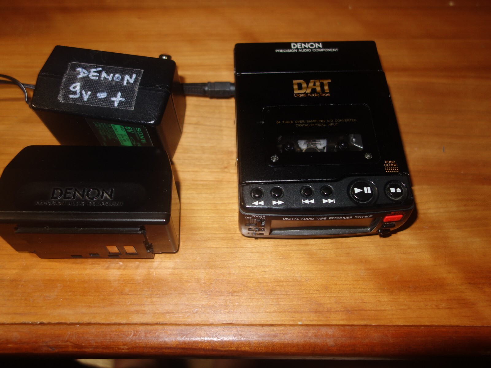 Denon DTR-80P DAT Recorder Portable Digital Audio Tape Denon DTR-80P DAT Recorder Portable Digital Audio Tape