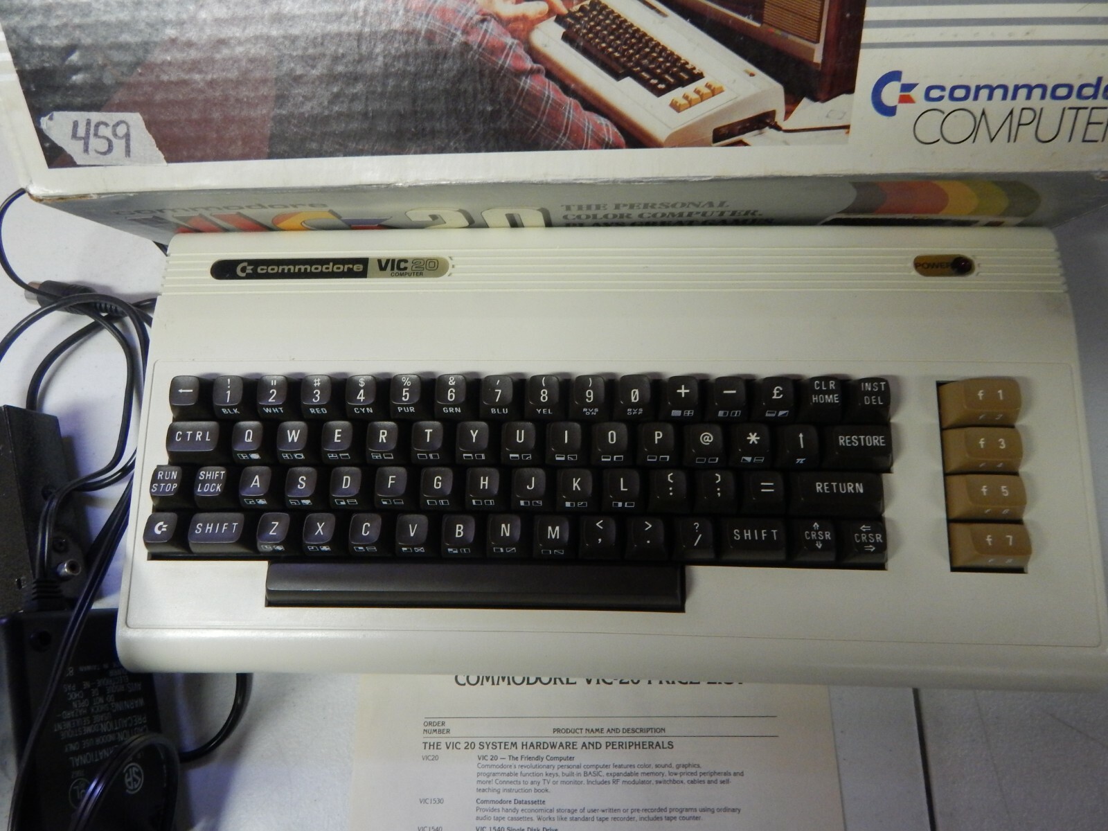 vintage COMMODORE VIC 20 friendly arcade computer EXCELLENT!!