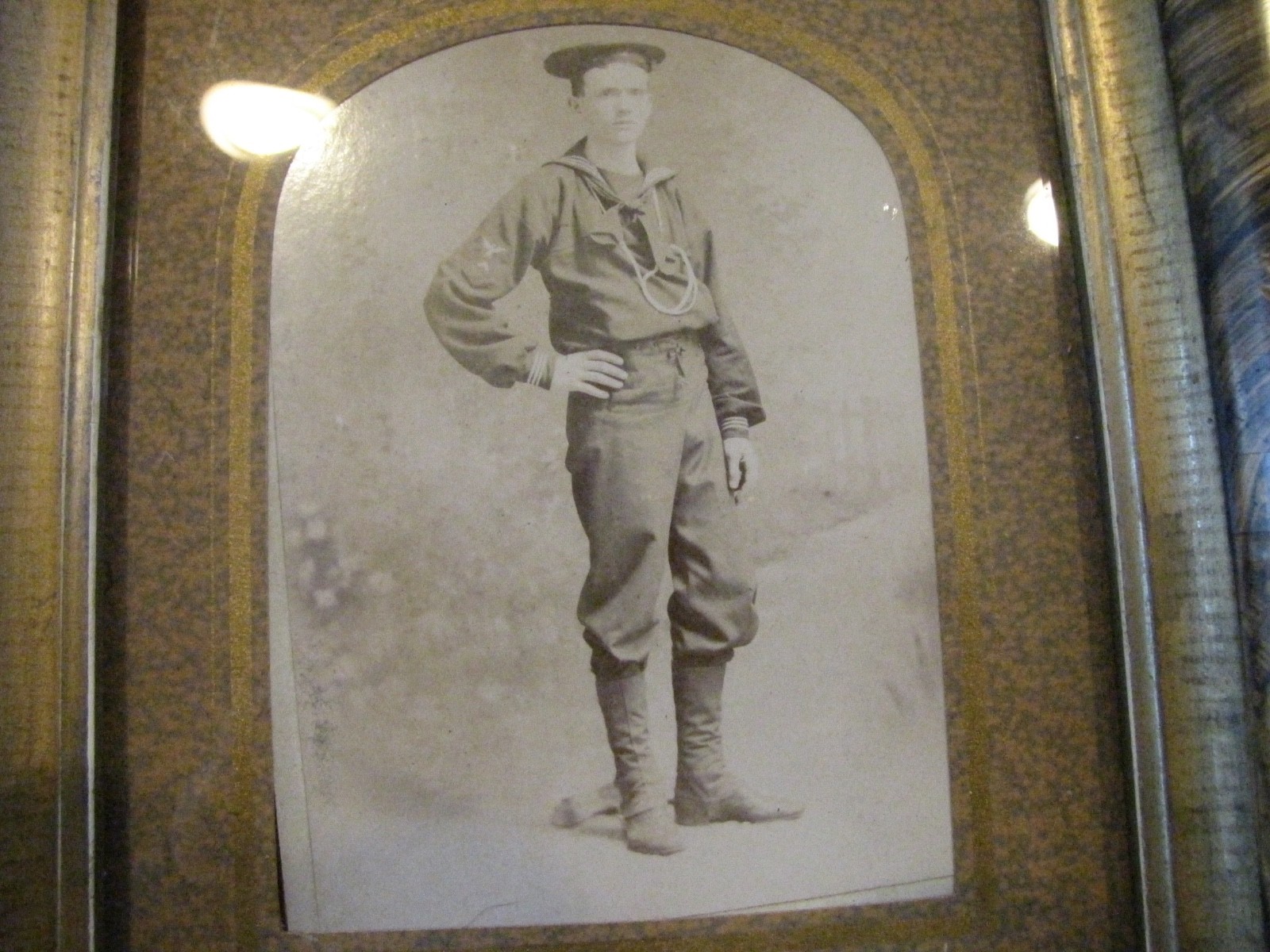 SPANISH AMERICAN WAR SOLDIER, IS FABULOUS ORNATE VICTORIAN FRAME