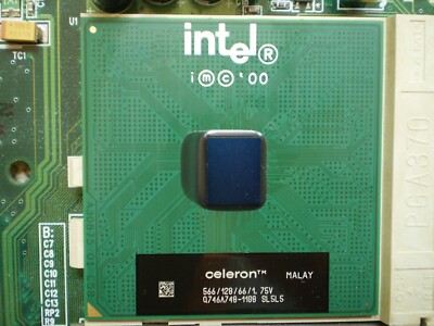 Intel Celeron 566 MHz 566/128/66/1.75V SL5L5 Socket 370  w/ Heat Sink & Fan