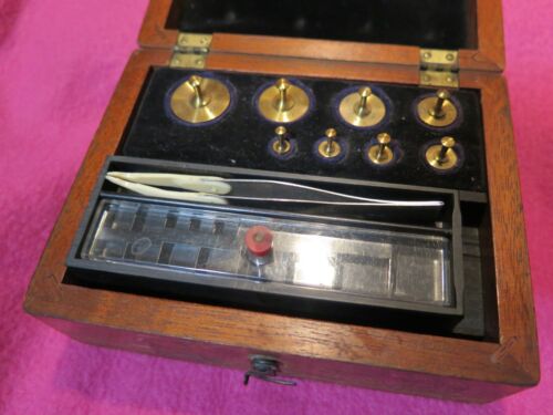 RARE vintage "Scientific Glass Apparatus Co"  brass weights grams mahogany box 