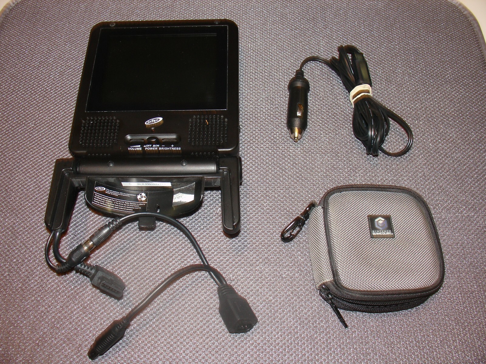 Intec Portable Screen For Nintendo GameCube with Car Adapter and Travel Case.のeBay公認海外通販｜セカイモン