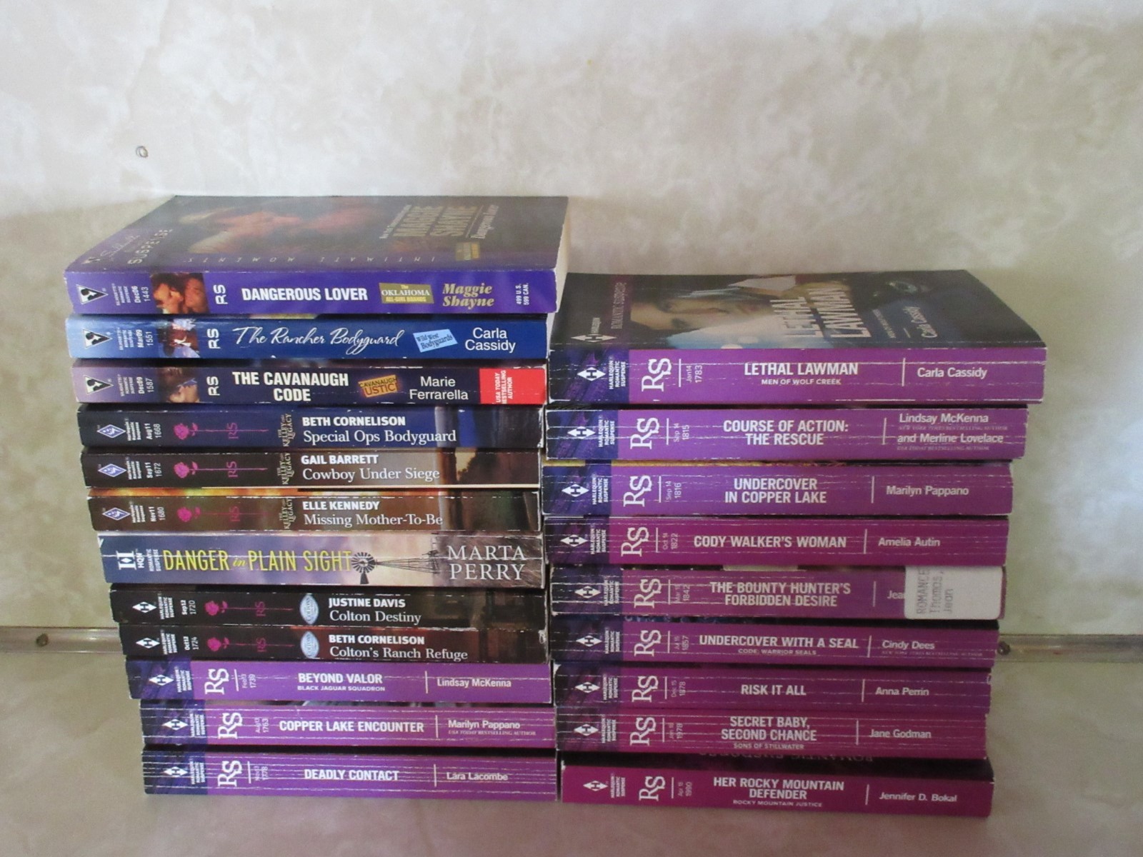 HARLEQUIN & SILHOUETTE ROMANTIC SUSPENSE - LOT OF 21 BOOKS 2006-2018