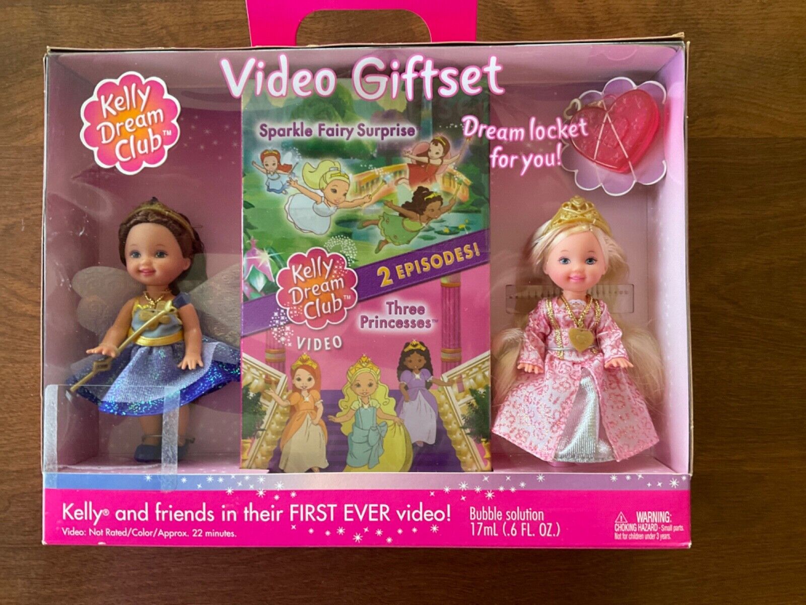 NEW Kelly Dream Club Video Giftset Kelly Friends Barbie 2 Barbies, VHS, Loc...