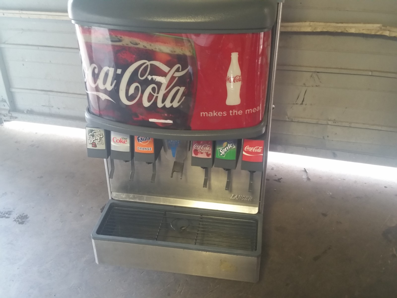 COMMERCIAL 6 HEAD SODA DISPENSER WITH ICE MACHINE