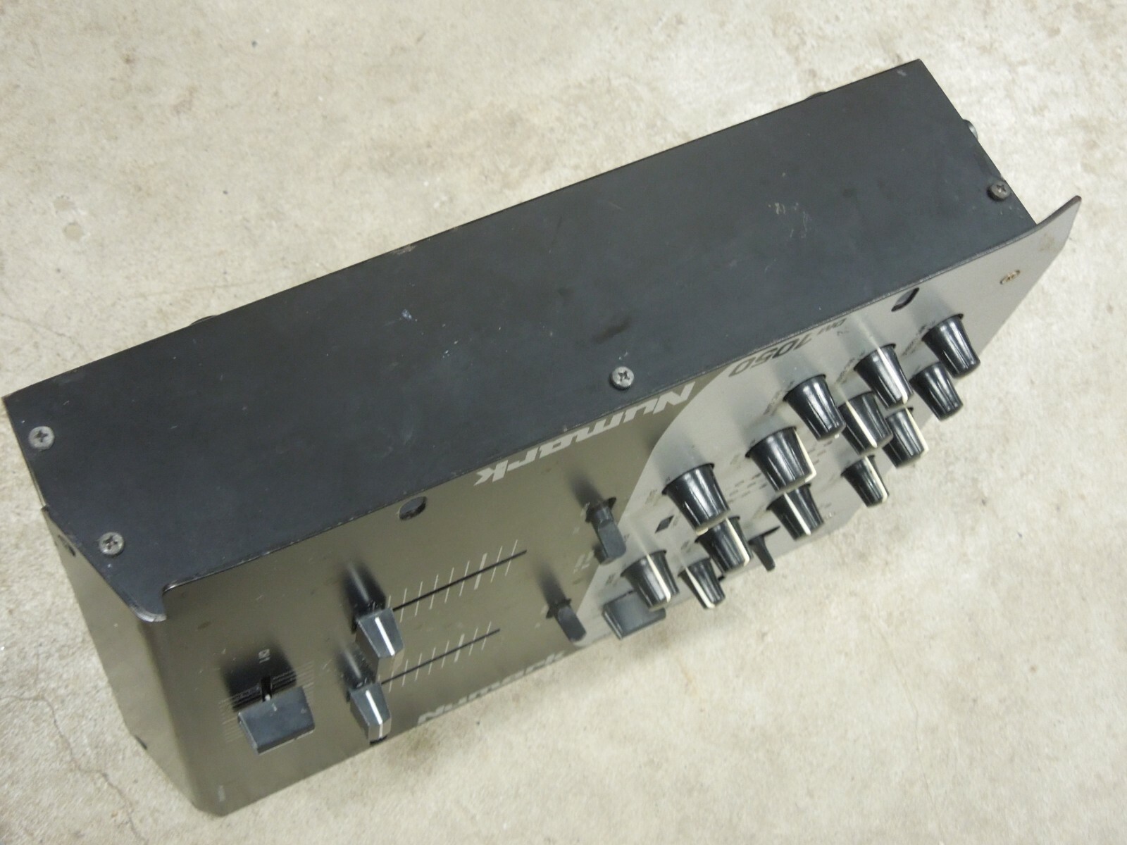NUMARK DM1050 | 2 CHANNEL 10