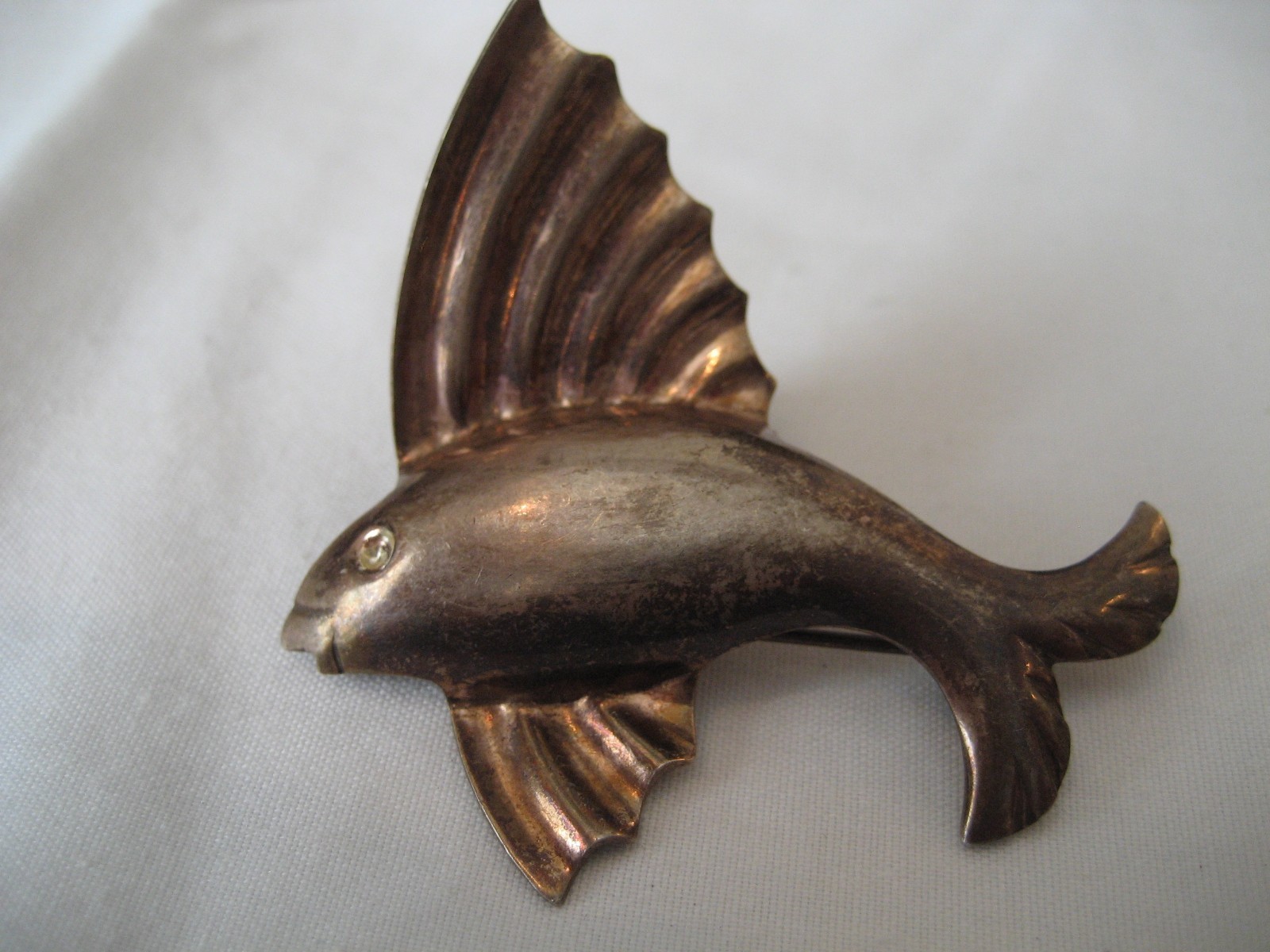 Collectible --- Vintage --- Sterling Silver Fish Pin