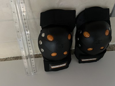 Mongoose Kneepads (Black/Orange) Youth Size For Biking/ Skating Preowned Adjusts