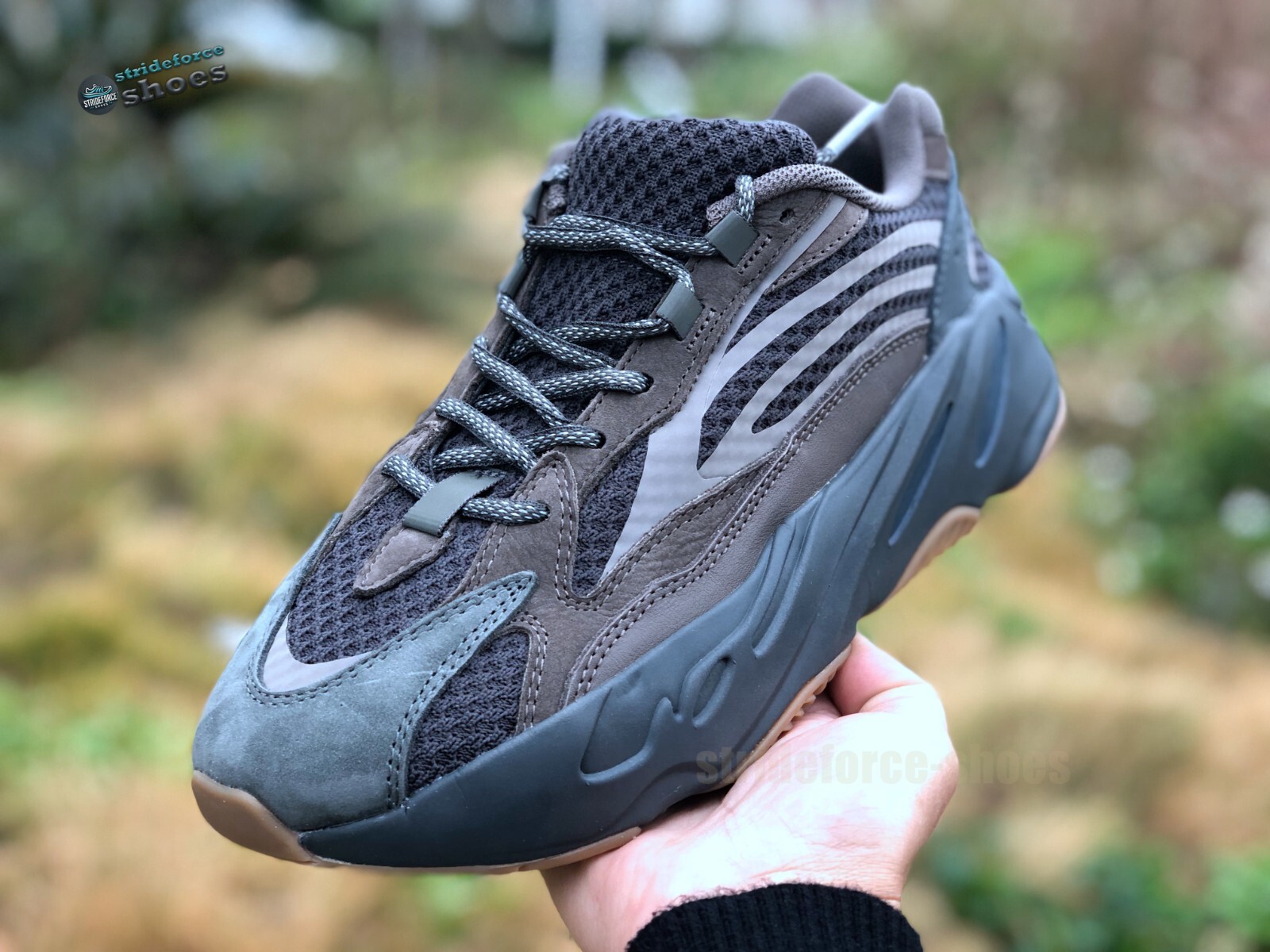 brown gray Yeezy Boost 700 V2 “Static” EG6860 Sports shoes brown gray Yeezy Boost 700 V2 “Static” EG6860 Sports shoes
