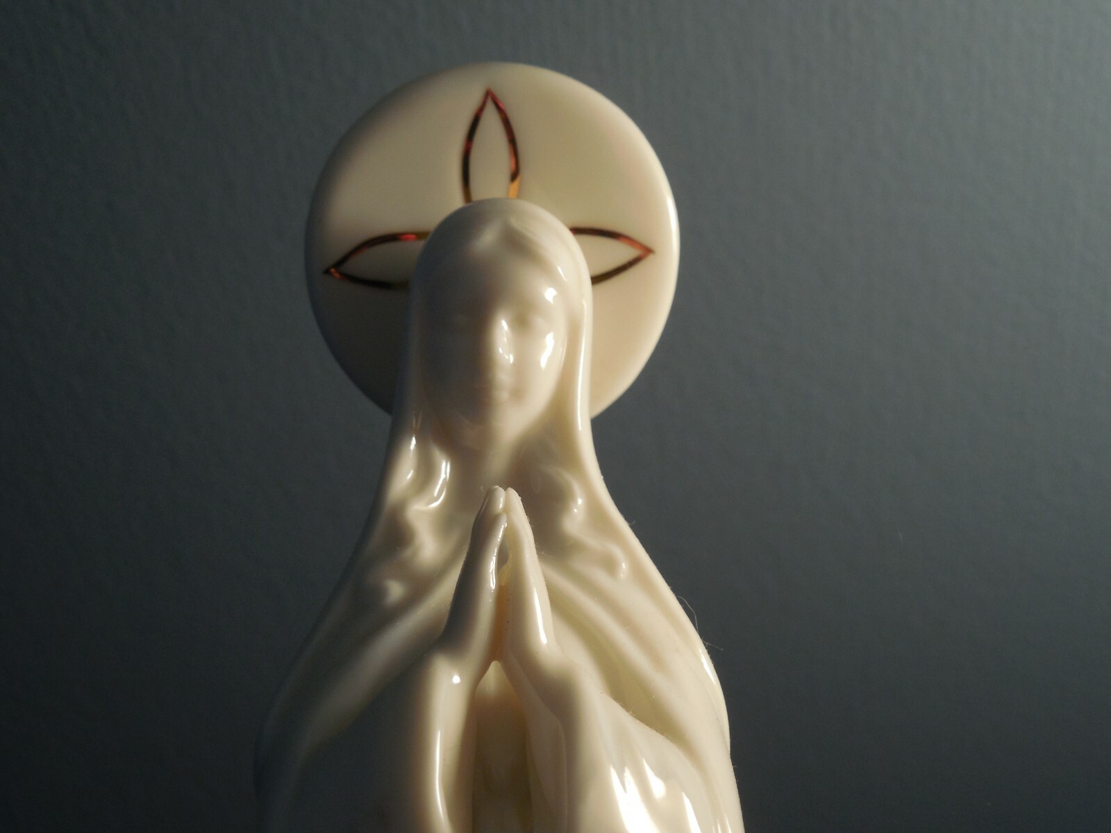 Lefton China Hand Painted Madonna with Shamrocks Figurine