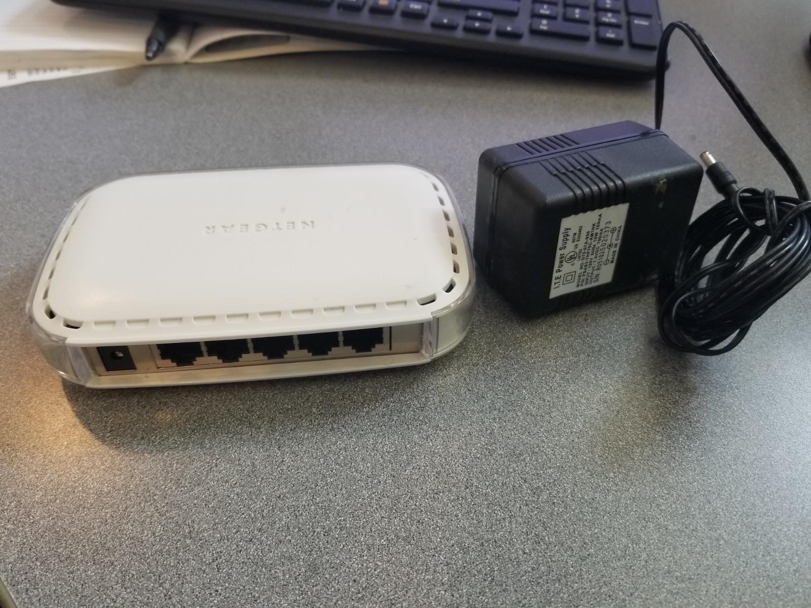 NETGEAR 5 PORT 10/100 MBPS SWITCH FS605