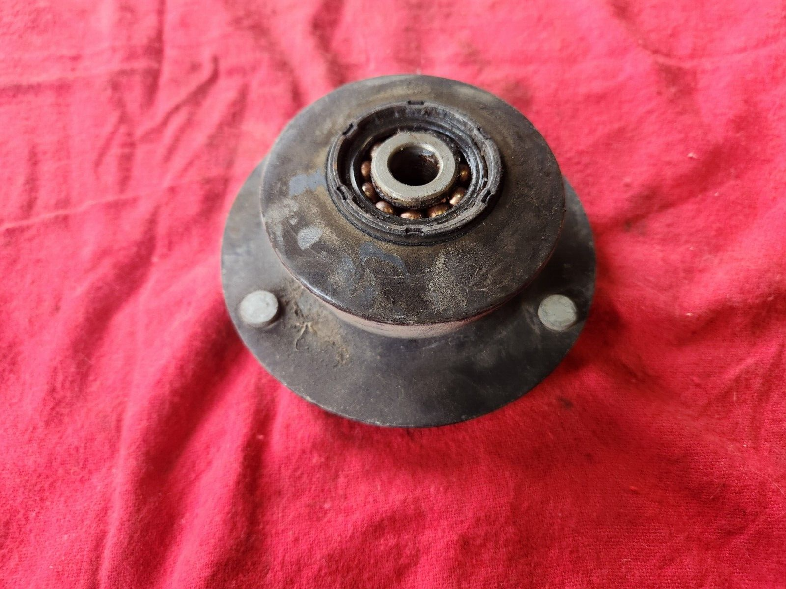 2003-2018 BMW front upper shock absorber mounting 2003-2018 BMW front upper shock absorber mounting