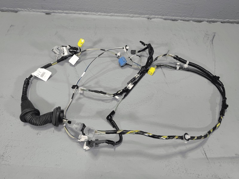 Used 2019-2022 Toyota RAV4 Front Right Passenger Door Wire Harness OEM
