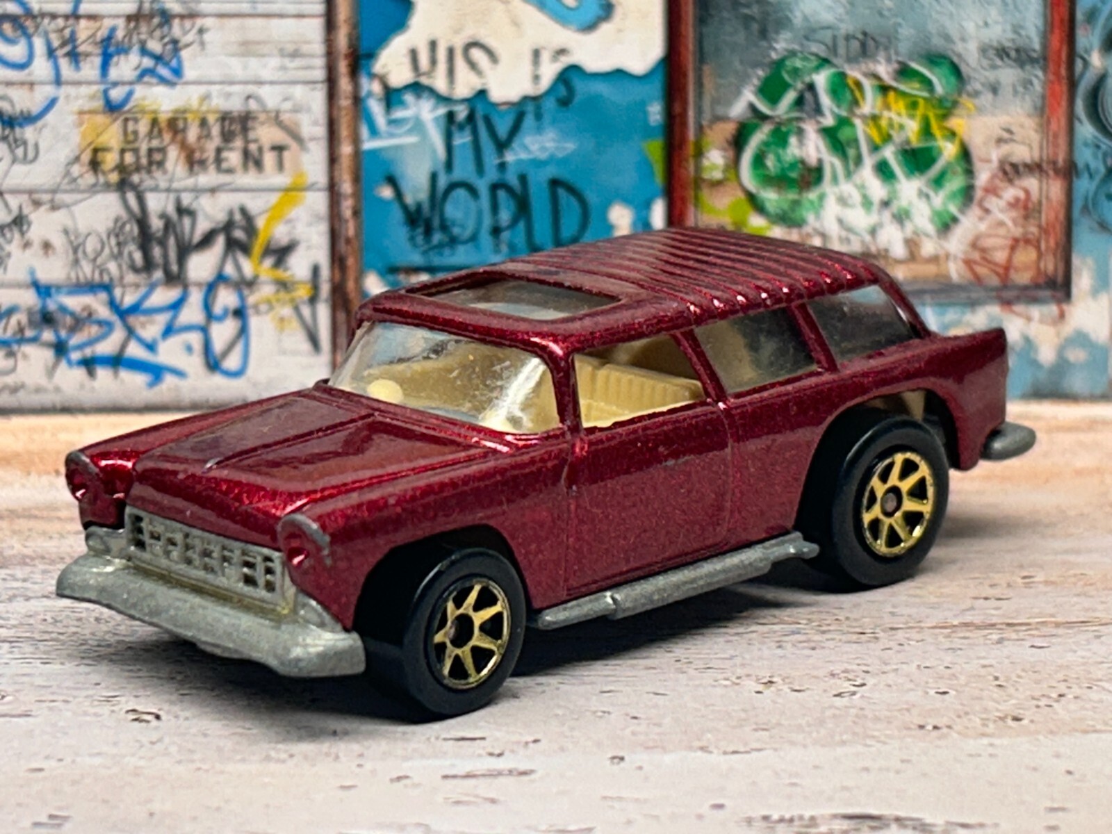 ホットウィール CHEVY NOMAD Amazon.com: HOT WHEELS '55 NOMAD #09 OF 10 BLUE WITH RED AND
