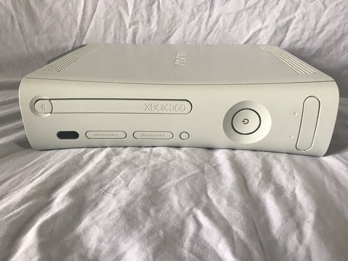 Xbox 360 Bundle: 18 Games, 2 Controllers, 60 GB HD, HDMI Cable *TESTED*