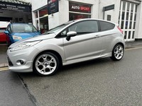 FORD FIESTA 1.6 PETROL ZETEC S, 2011 WITH 66K, SUPERB CONDITION CAR IN SILVER