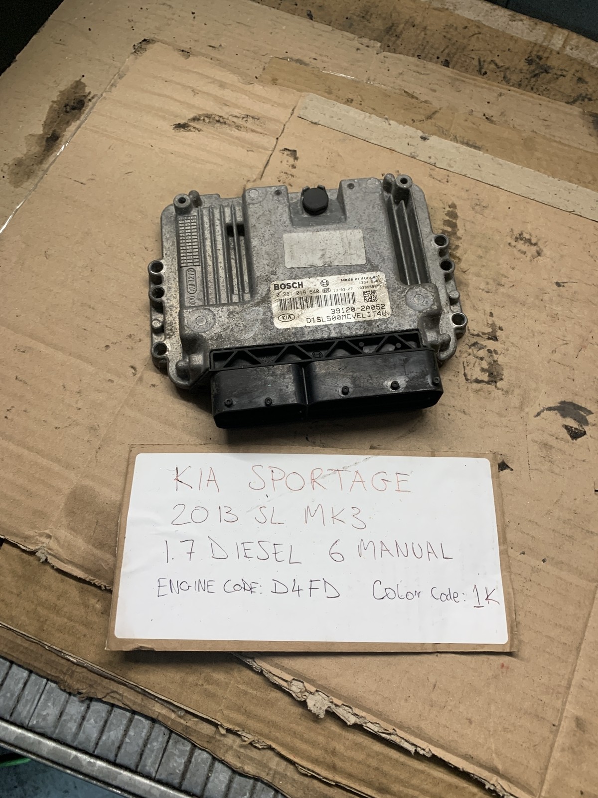 KIA Sportage SL Mk3 2013 1.7 Diesel D4FD Engine Control Module 39120-2A052