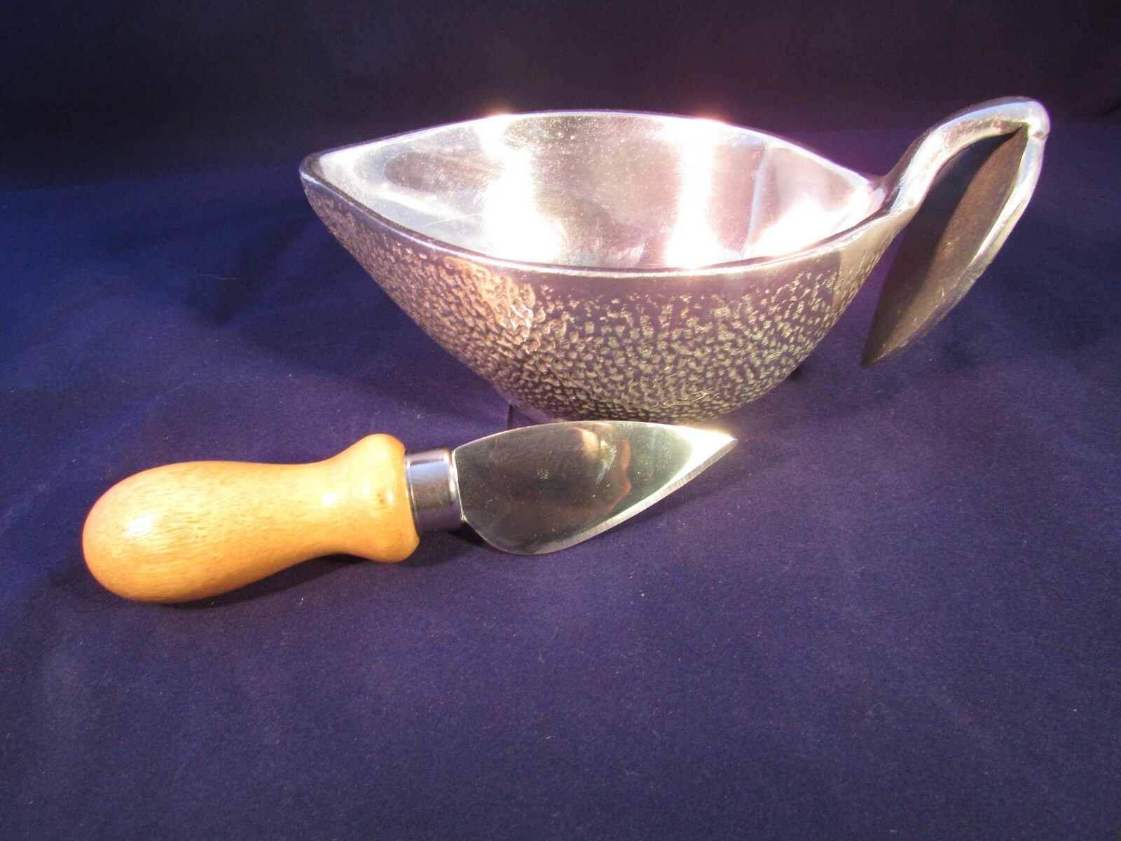 Small Metal Bar Bowl Lemon Designed Shaped With Knife