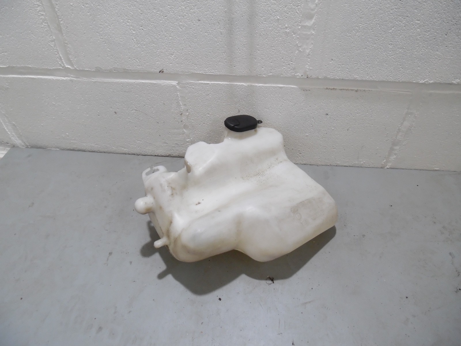 RENAULT SPORT CLIO PH2 172 /182 2001-2006 WASHER BOTTLE WITH HEAD LIGHT WASHER