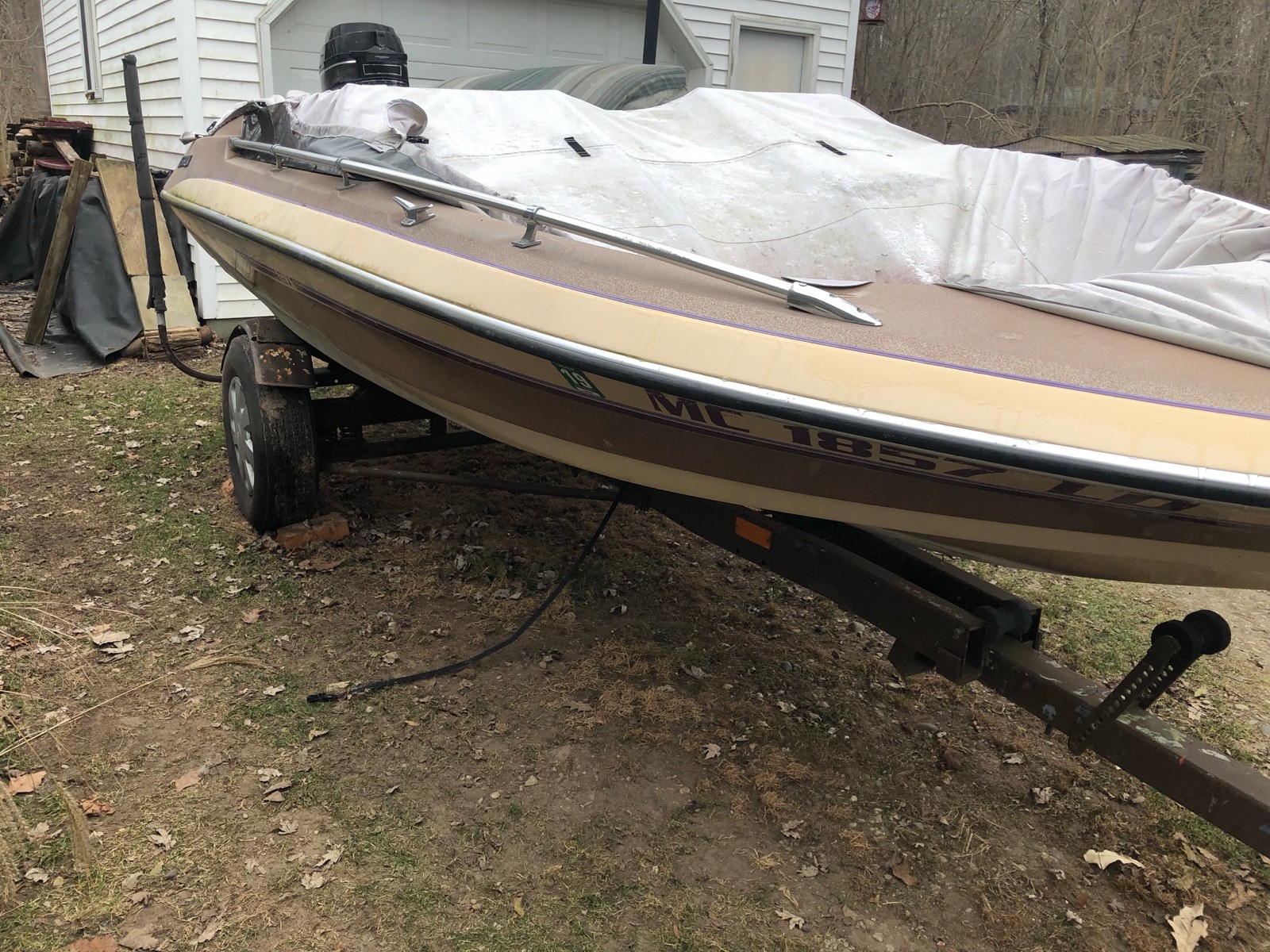 1981 Glastron Powerboat w Trailer, Gregory MI | No Fees & No Reserve